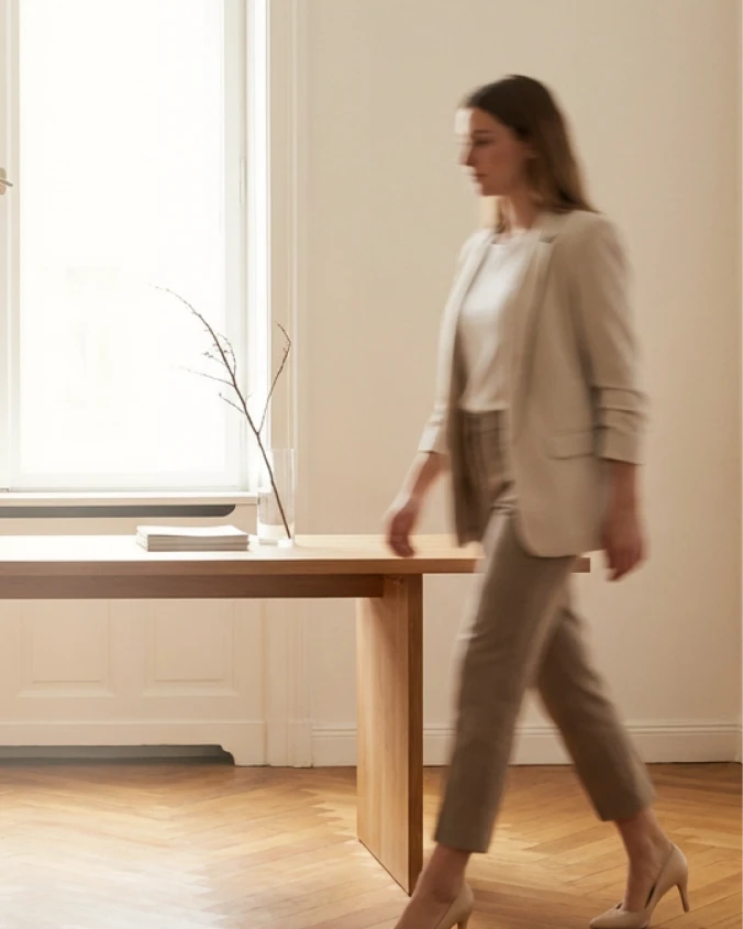 tally woman walking